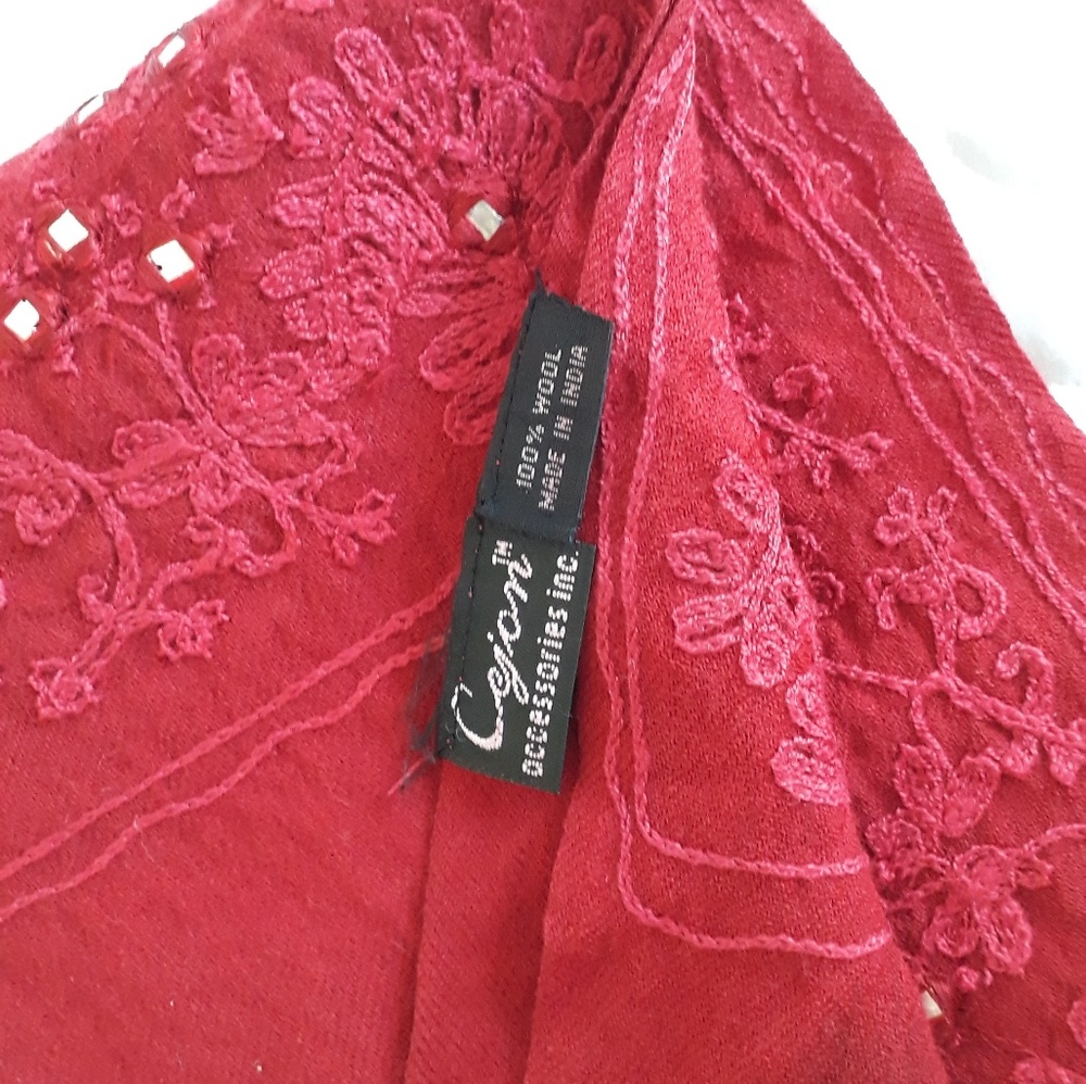 Red full size stole